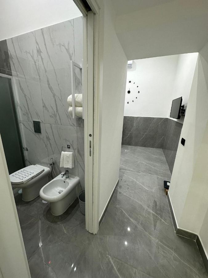 Dg Lovely Home Napoli Bagian luar foto