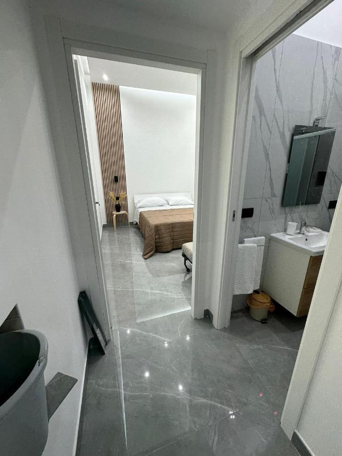 Dg Lovely Home Napoli Bagian luar foto