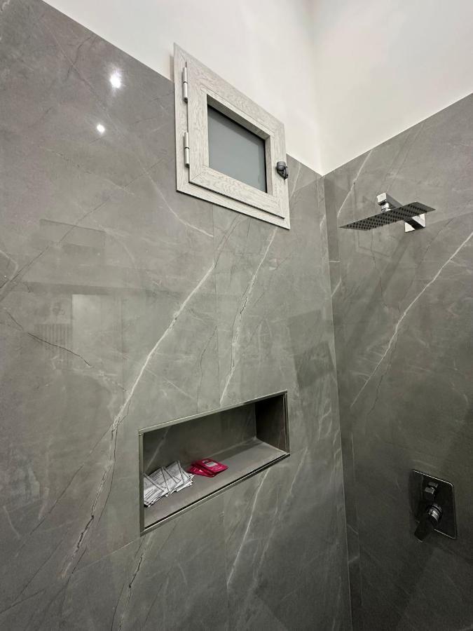 Dg Lovely Home Napoli Bagian luar foto