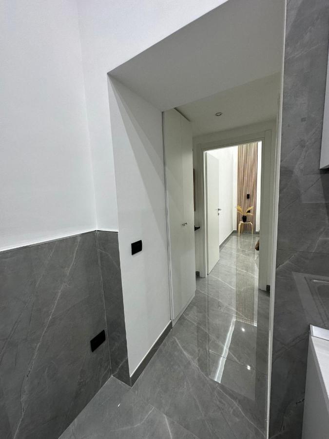 Dg Lovely Home Napoli Bagian luar foto