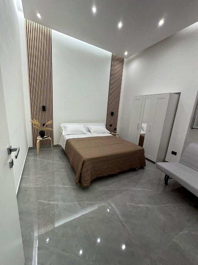 Dg Lovely Home Napoli Bagian luar foto