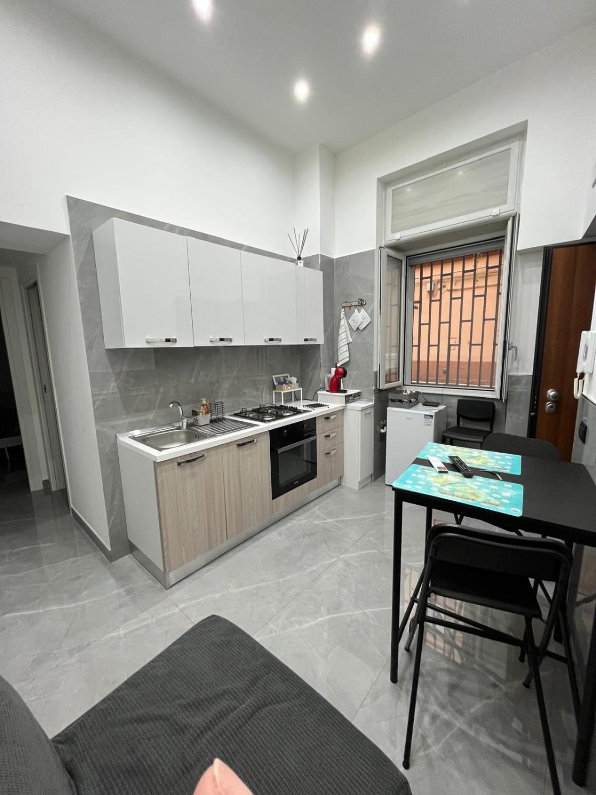 Dg Lovely Home Napoli Bagian luar foto